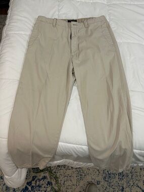 Banana Republic Men's Khaki Chino Pants in Light Tan